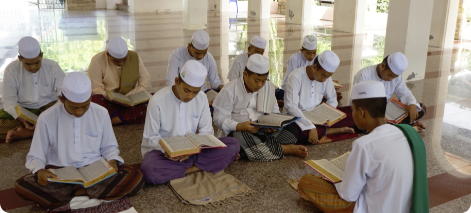 تلاوت کرو اور چڑھو (درجہوں میں) جس طرح تم دنیا میں پڑھا کرتے تھے۔